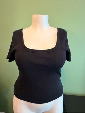 Universal Thread Black Square Neck Short Sleeve Top